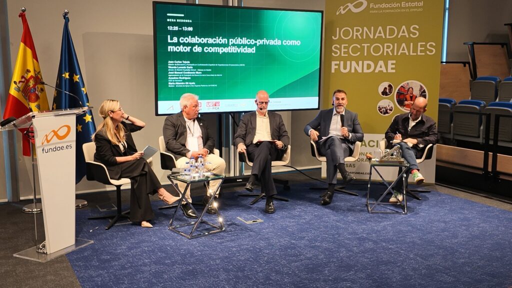 Mesa redonda sobre colaboración público-privada en la II Jornada Fundae de Carpas y Estructuras Móviles